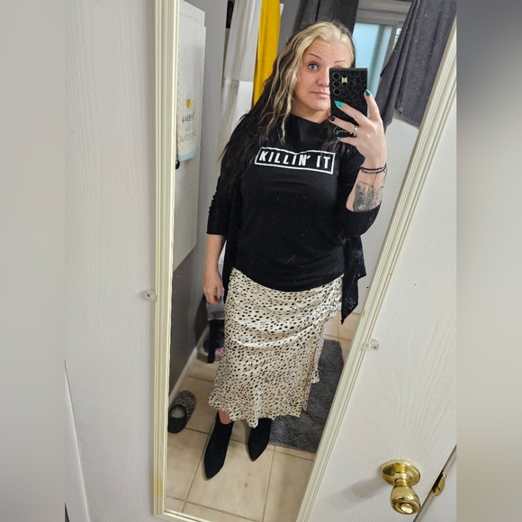 CLOSET CLOSING ! EVERTHING MUST GO. MAKE AN OFFER!!!!!! Meet your Posher, Angela - Picture 5 of 16